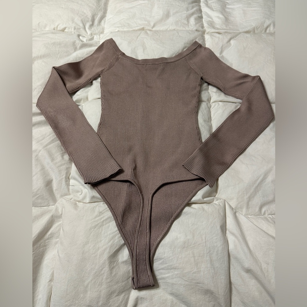 Good American Ribbed Knit Bodysuit - NWOT - Size 3 (L) Beige - Picture 4 of 11